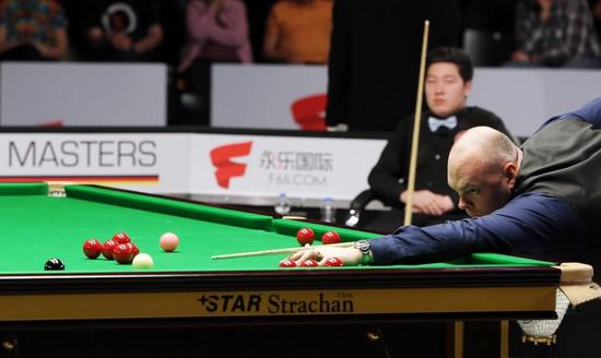 前锋之间的 前锋之间的