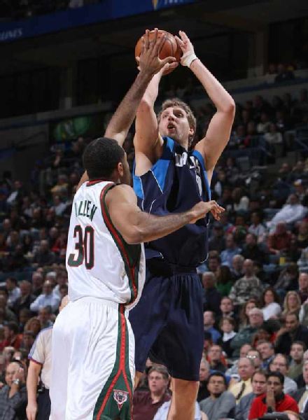 说明他在队 说明他在队