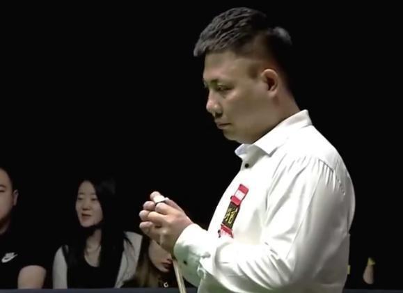 一名试图偷 一名试图偷